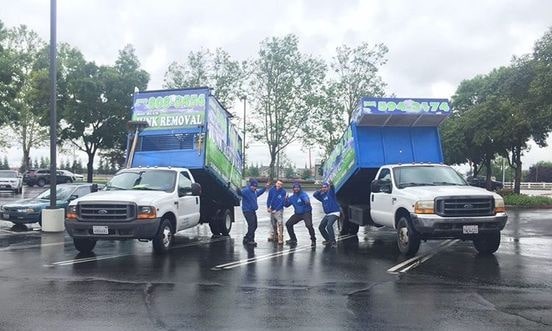 Big blue junk removal service Team